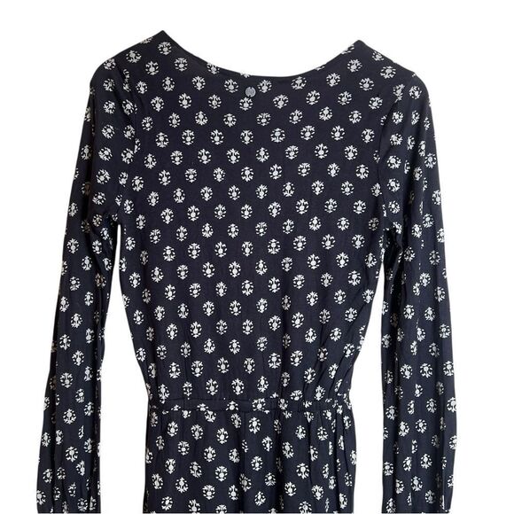 3 for $30! Billabong patterned romper. Size small - Picture 11 of 11